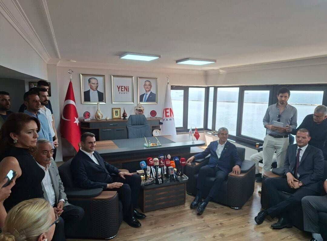Yeni parti Gökhan Günaydın İzmir İl binası