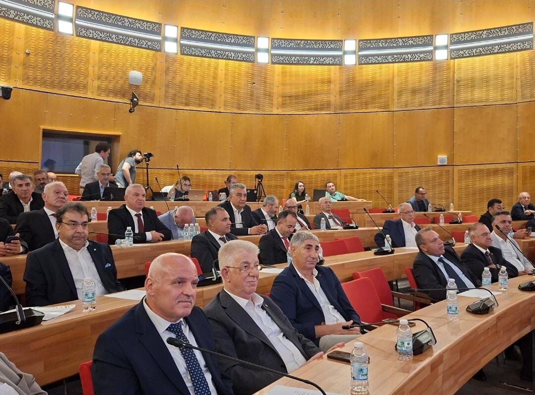 "Ekonomi ile yatıp, ekonomi ile kalkıyoruz"