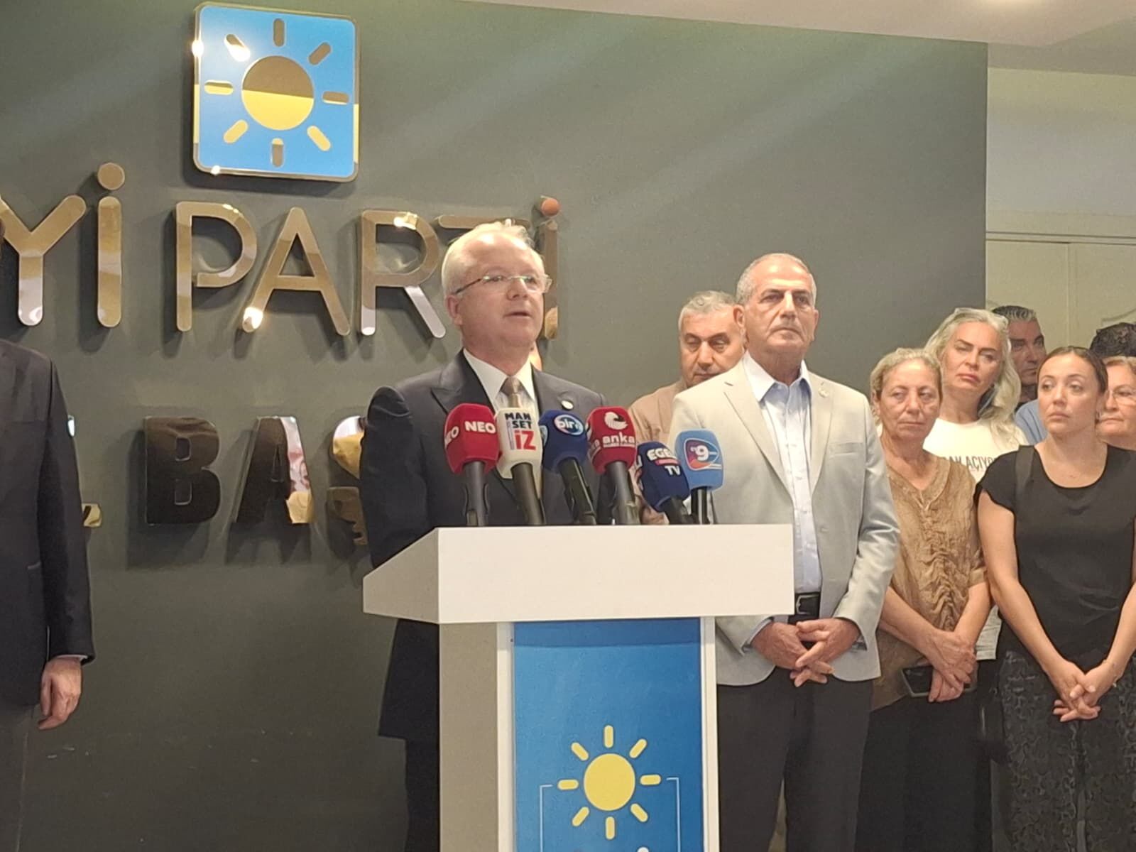 Iyi Parti Izmir Çerçeve Yasa (4)