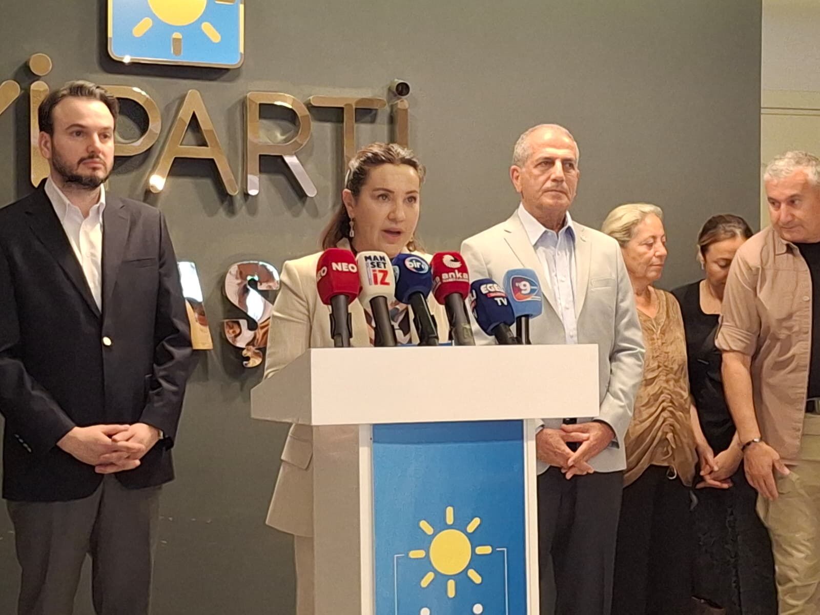 Iyi Parti Izmir Çerçeve Yasa (5)