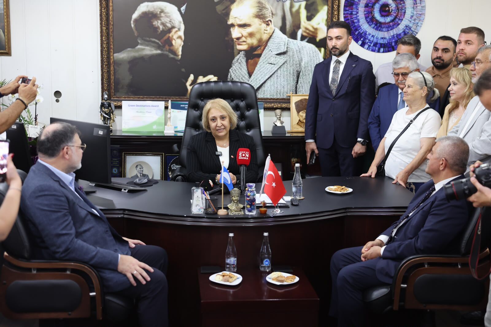 "Siyasi görüşü ne olursa olsun herkesi kucaklayacağız"