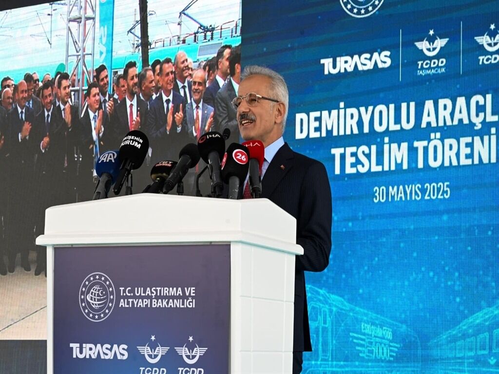 Türk Lokomotifi Afrika'y Ihraç E