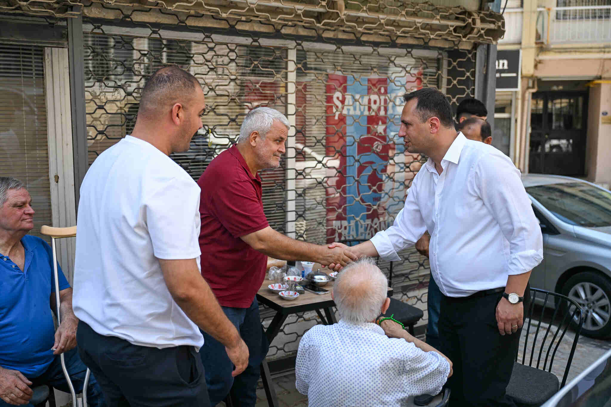 Bornova’da dönüşüm sonrası yeni dönem: Otopark, yol ve yeşil alan çalışmaları başladı-2