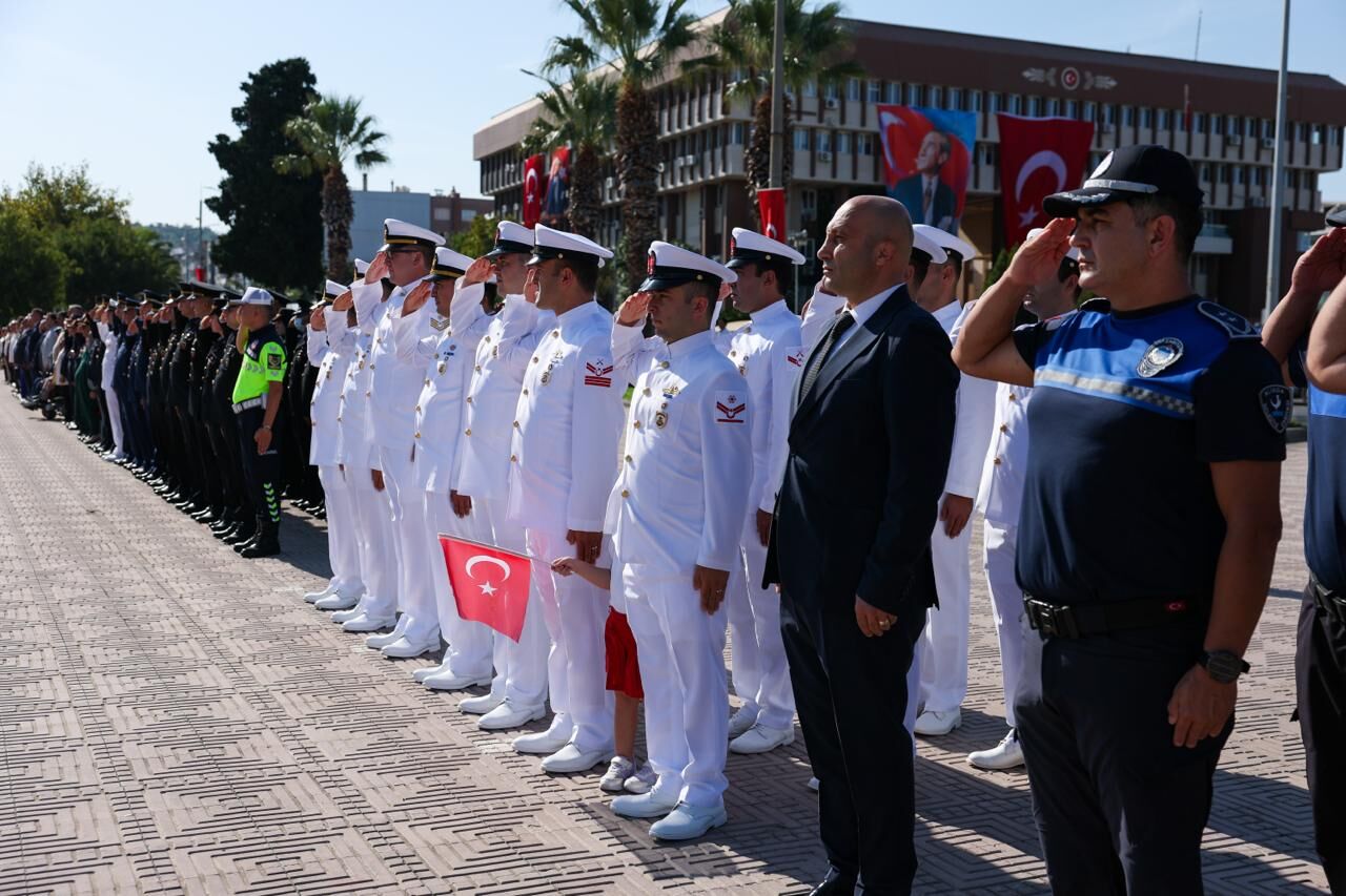 104 yıllık onur: Aliağa bağımsızlık meşalesini gururla yaktı
