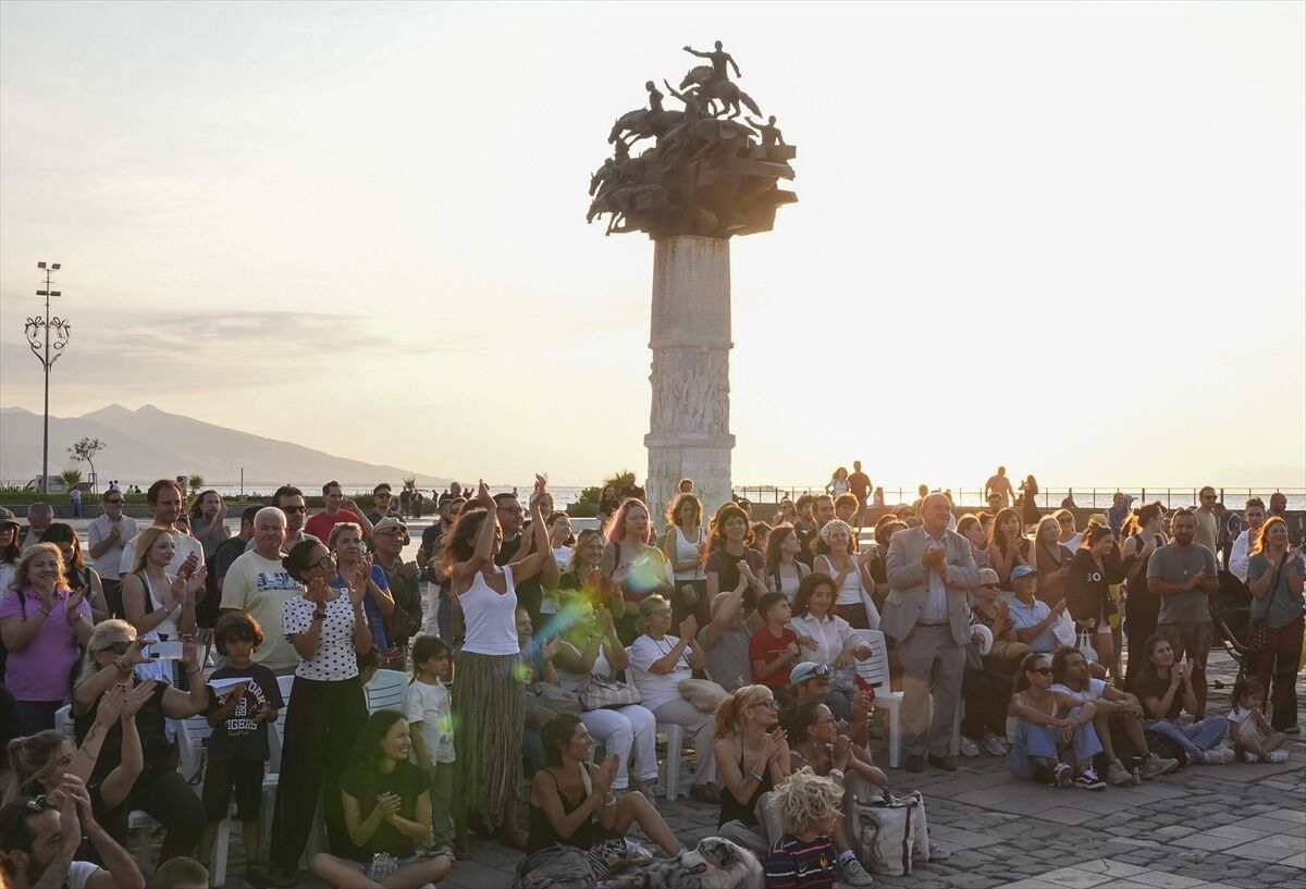 Entre Nous Grubu’nun kurucusu ve gösteri ekibinde yer alan Mattias Plaul, Türkiye’ye ekip olarak ilk kez geldiklerini belirtti.