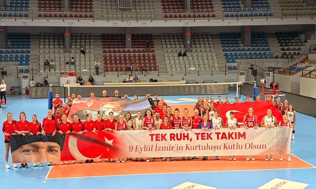 İzmir'de voleybolcular 9 Eylül için sahada: Aras Kargo, Altınordu ve Göztepe'den birlik mesajı!