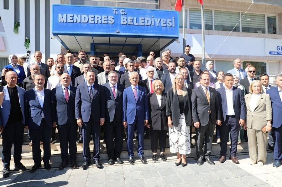 Günde 20 bin aracın geçtiği yola neşter