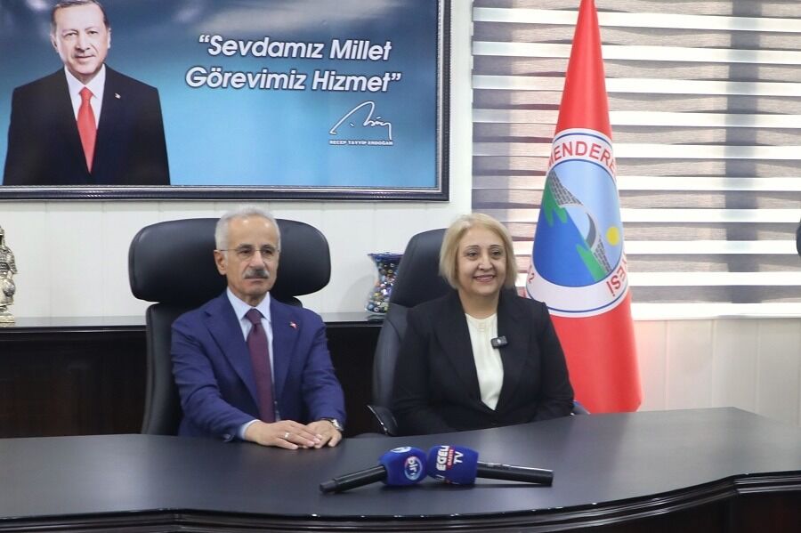 Günde 20 bin aracın geçtiği yola neşter