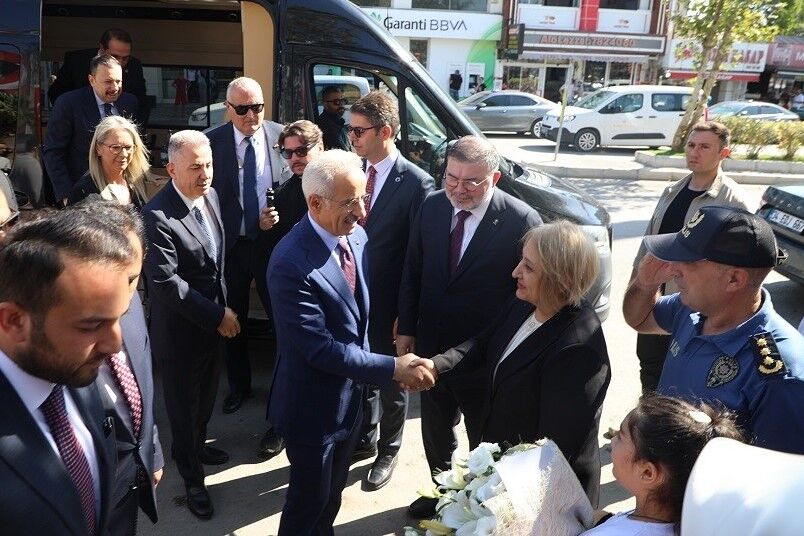 Günde 20 bin aracın geçtiği yola neşter
