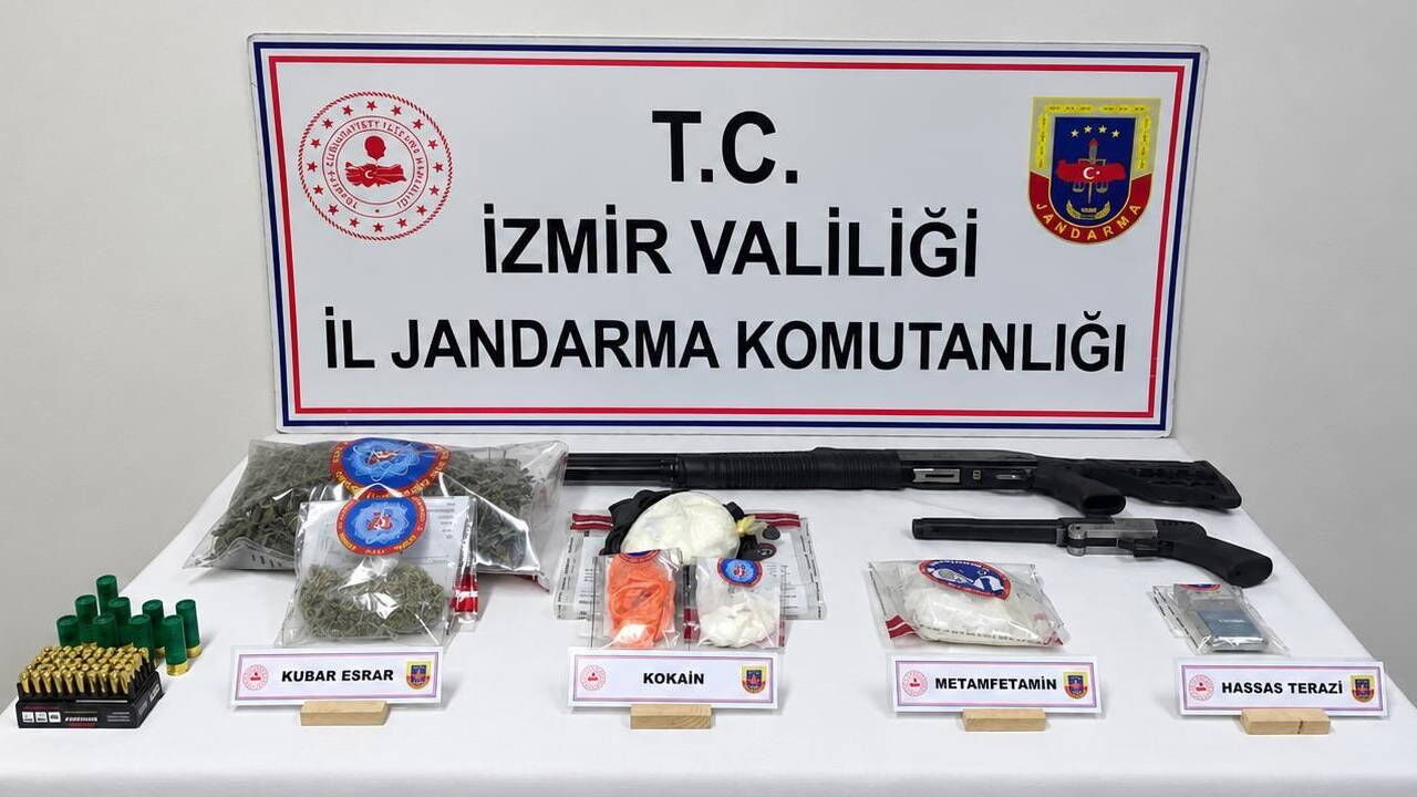 Bayındır'da uyuşturucu operasyonu: 1 kilo ele geçirildi, 8 kişi gözaltına alındı!