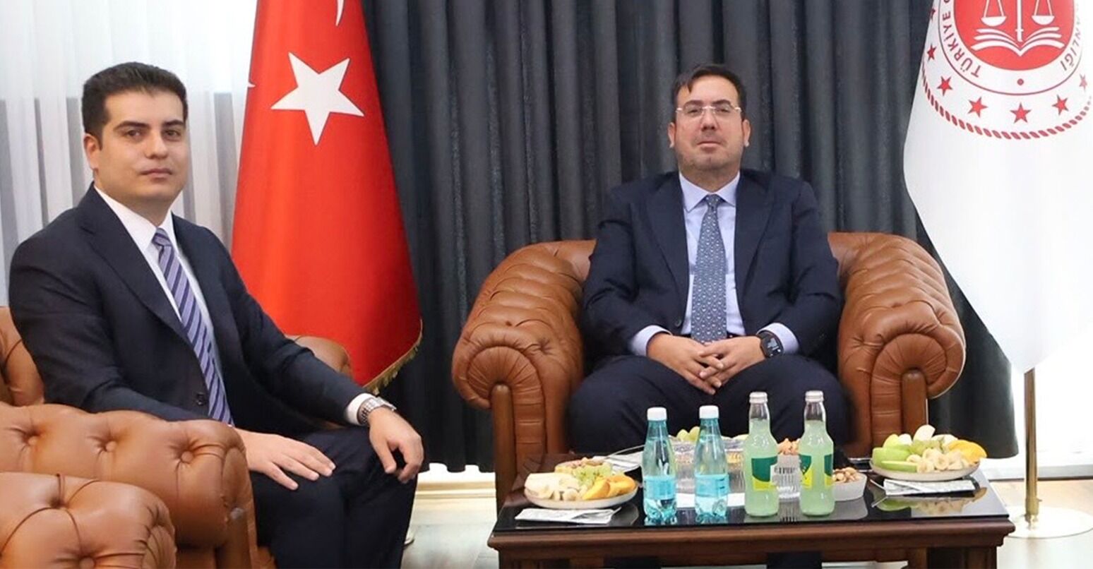 Bakan Yardımcısı Can Tuncay müjdeyi verdi! Çeşme Adliyesi’nde ulaşım sorunu çözüldü!
