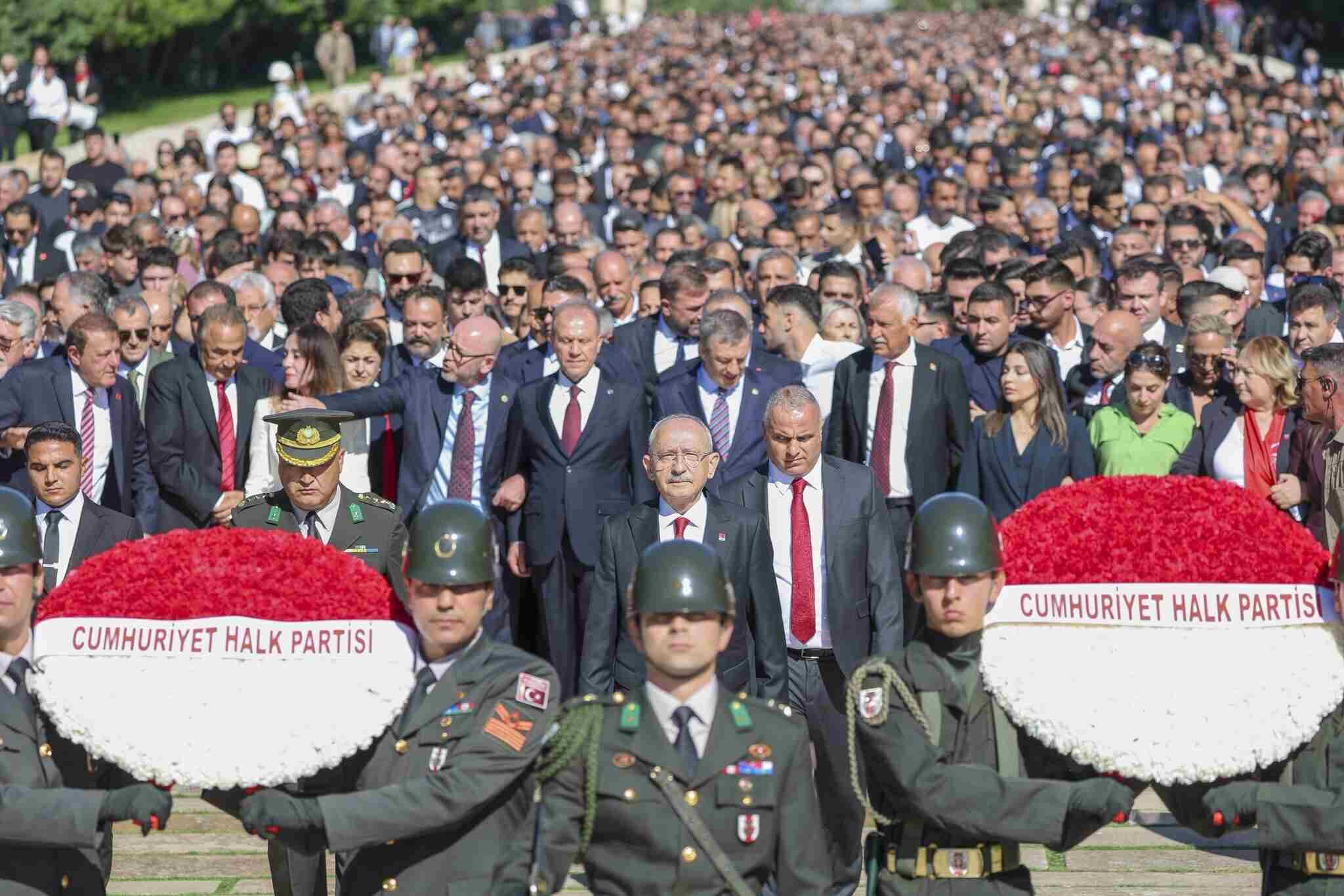 CHP Anıtkabir'de