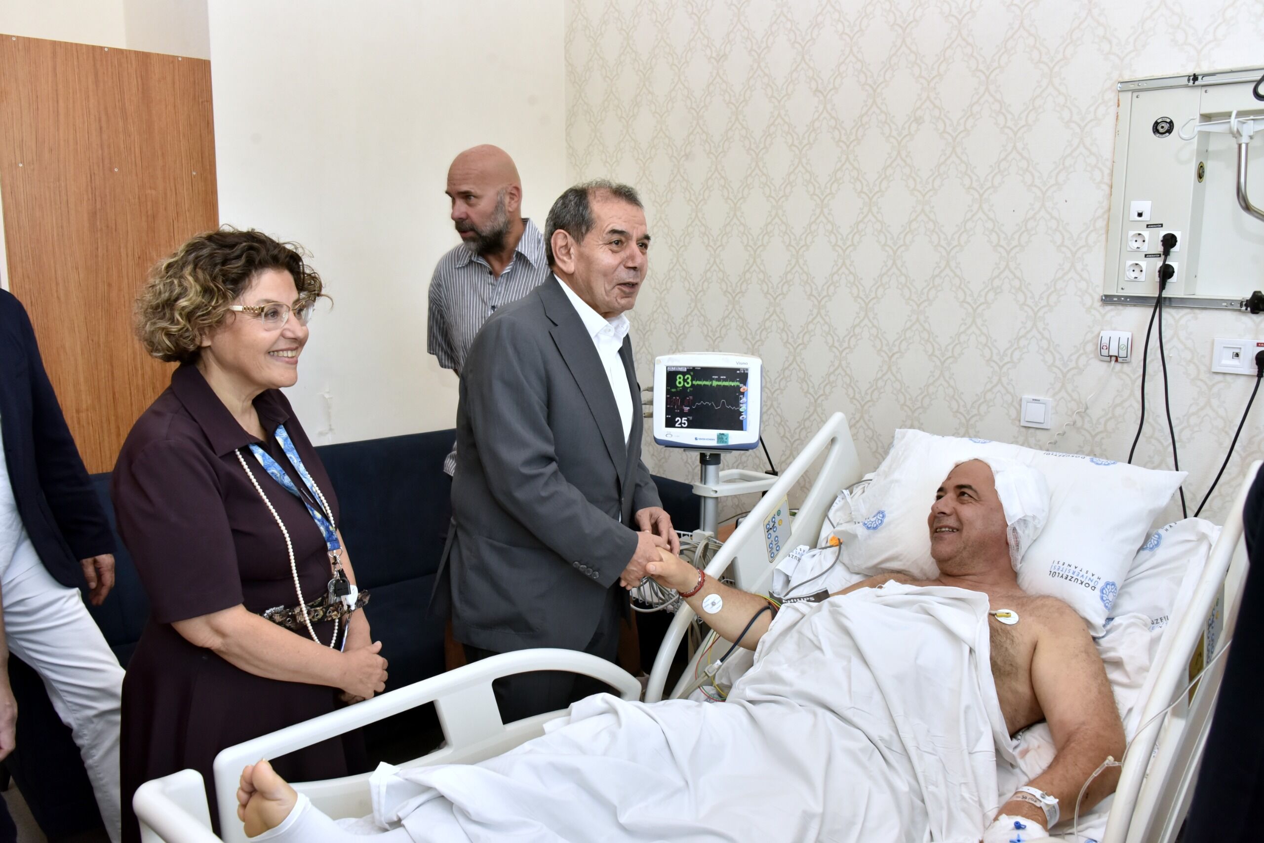 Dursun Özbek..