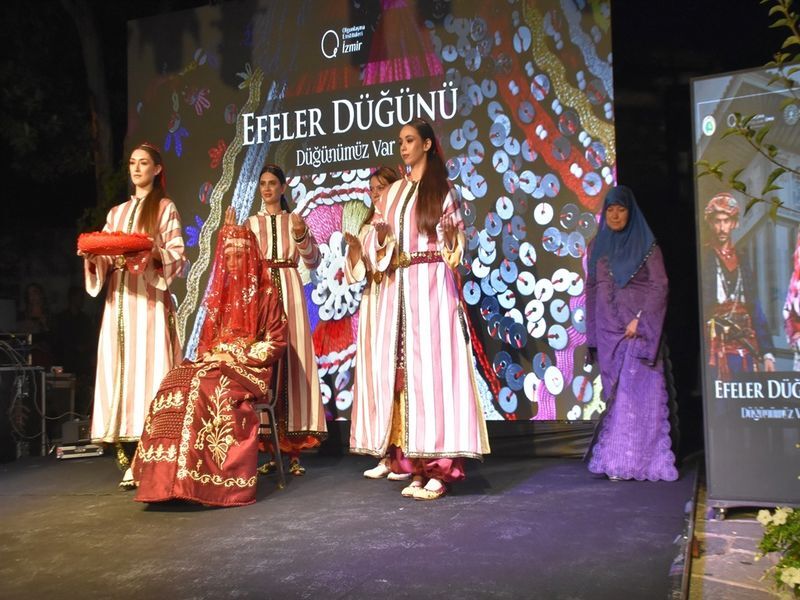 Efeler Yolu Ödemiş’ten geçti Çakırağa Konağı’nda “Efeler Düğünü” canlandırıldı