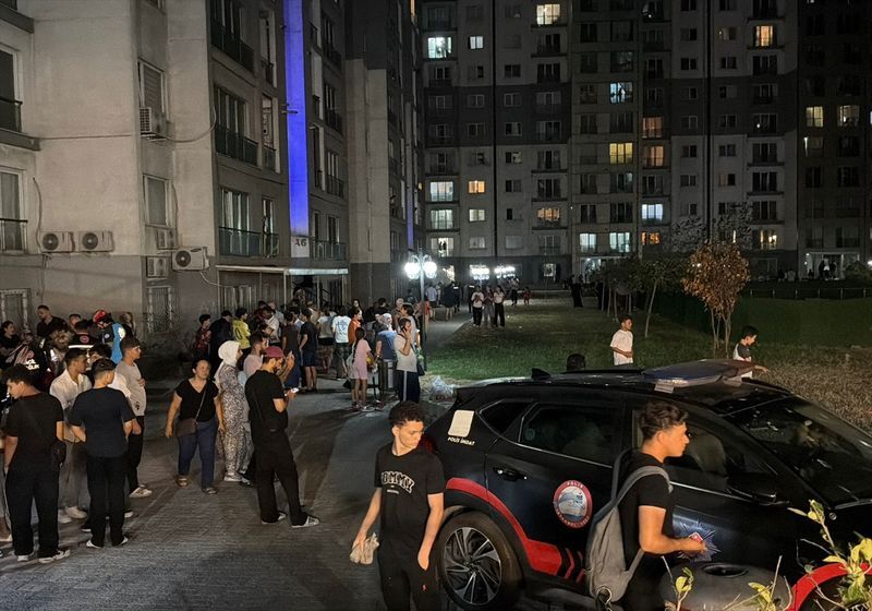 Esenyurt’ta Otopark Yangını 27 Kişi Hastanelik Oldu (2)