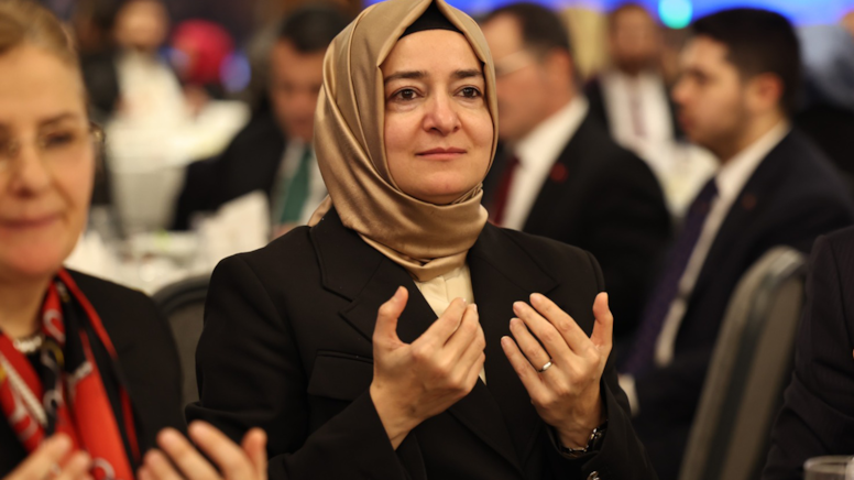 Milyonlar havada uçuşuyor! Fon iddialarında gözler Betül Sayan Kaya ve eşinde