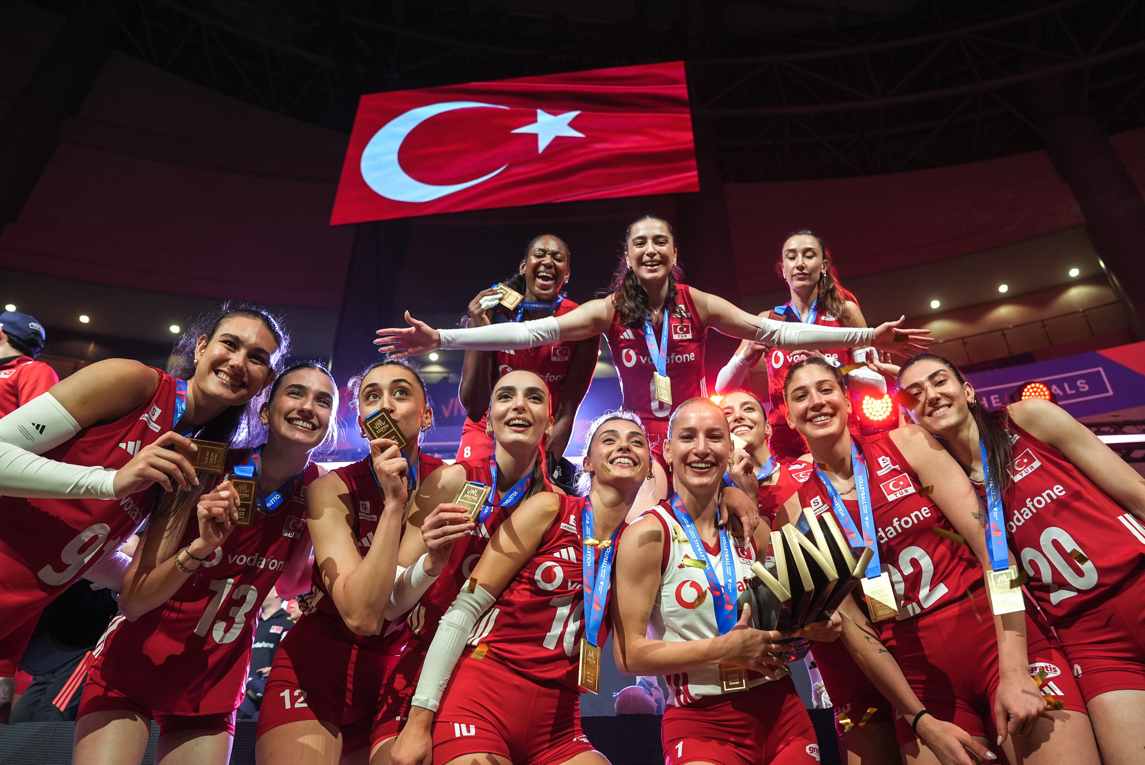 Filenin Sultanları Defne