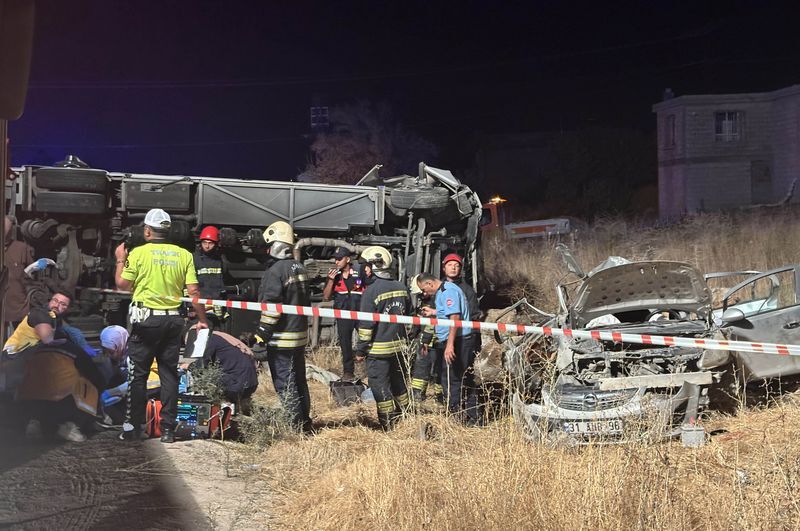 Gaziantep’te feci trafik kazası: 5 kişi hayatını kaybetti 13 kişi yaralı