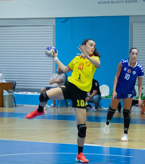 Göztepe kadın hentbol takımı Yozgat deplasmanında: Hedef ilk galibiyet
