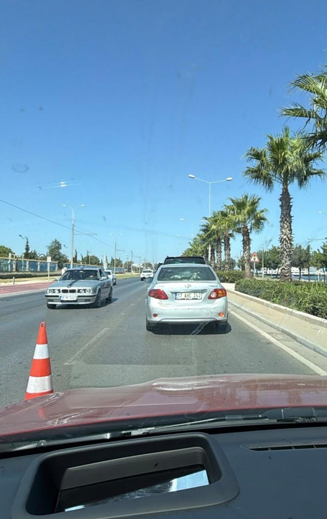 Yollar kapalı, vatandaşlar şaşkın