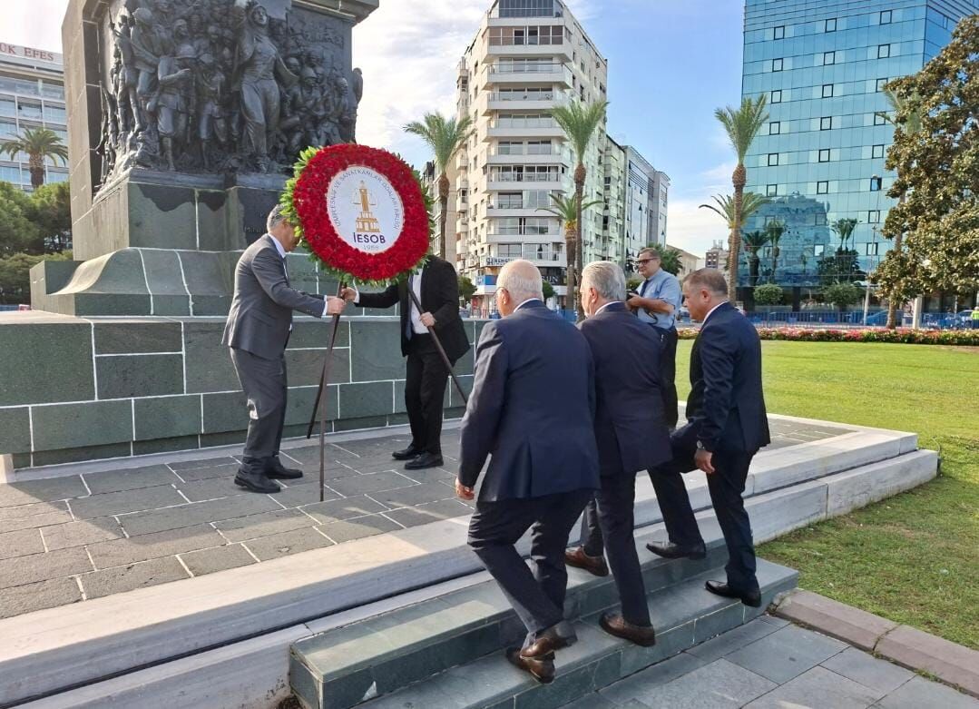 İESOB çelenk İzmir