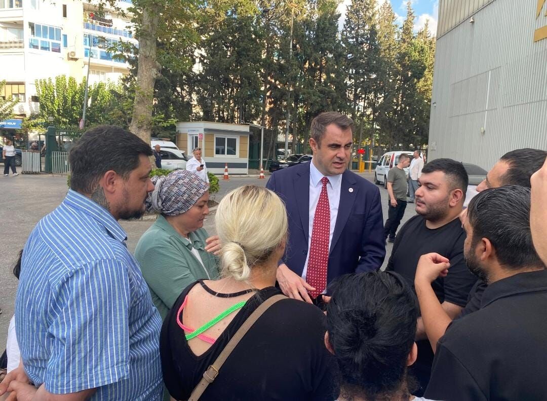 YENİ Partili Güç, meclis önünde işçilerin sesine kulak verdi... "Sorununuzu ilgili kurumlara ileteceğim"