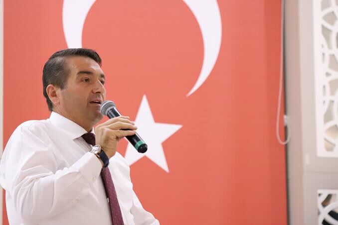 Saruhanlı Belediye Başkanı Ekrem Cıllı üzüm makinesine elini kaptırdı