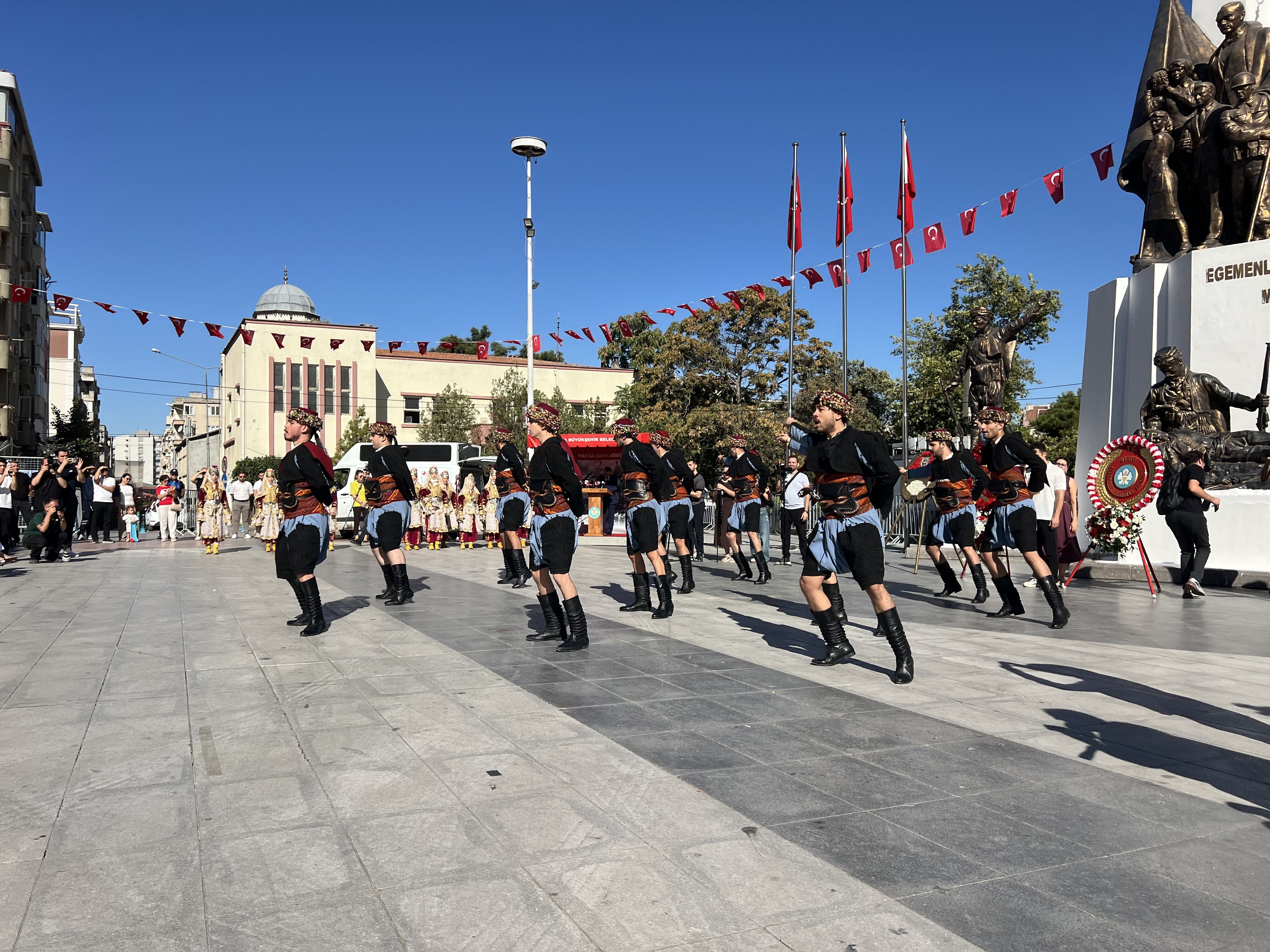Manisa’nın kurtuluşunun 104. yıl dönümü coşkuyla kutlandı
