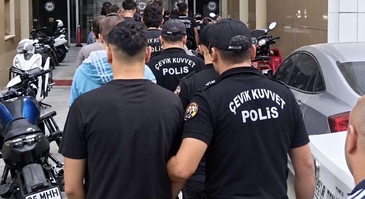Manisa’da şafak operasyonu 23 torbacı yakalandı 20’si tutuklandı