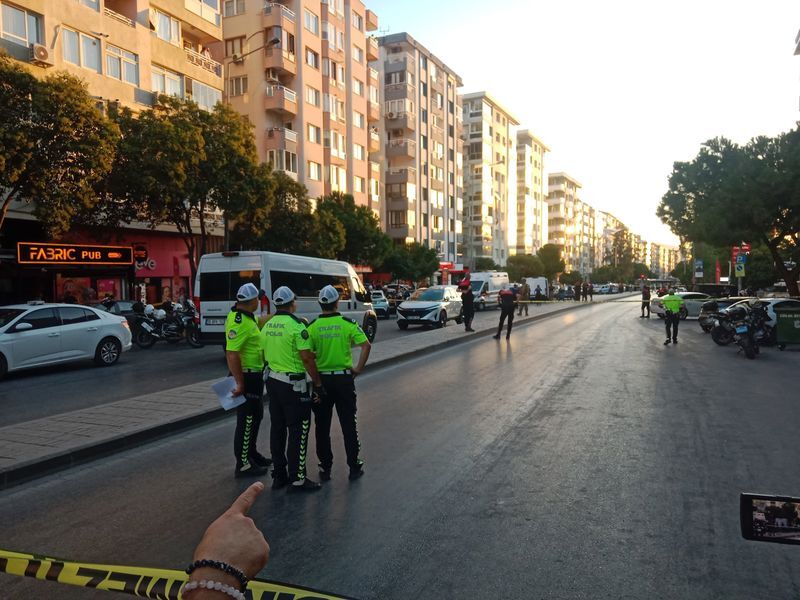 Karabağlar'da yaşanan soygun girişimine dair ilk görüntüler ortaya çıktı