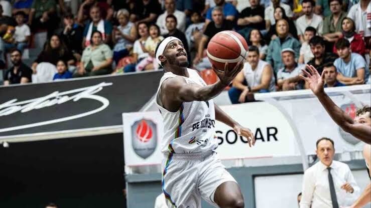 İzmir’in basketbol temsilcileri lige farklı başladı!