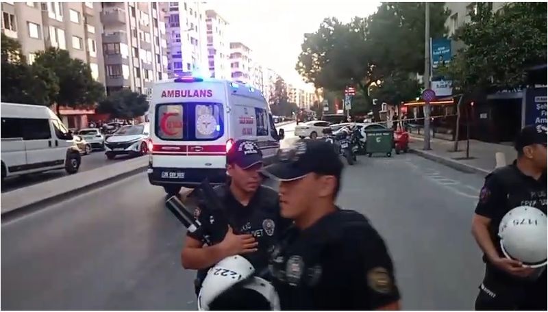 İzmir'de Banka Soygunu Girişimi İçeride Rehineler Var! (5)