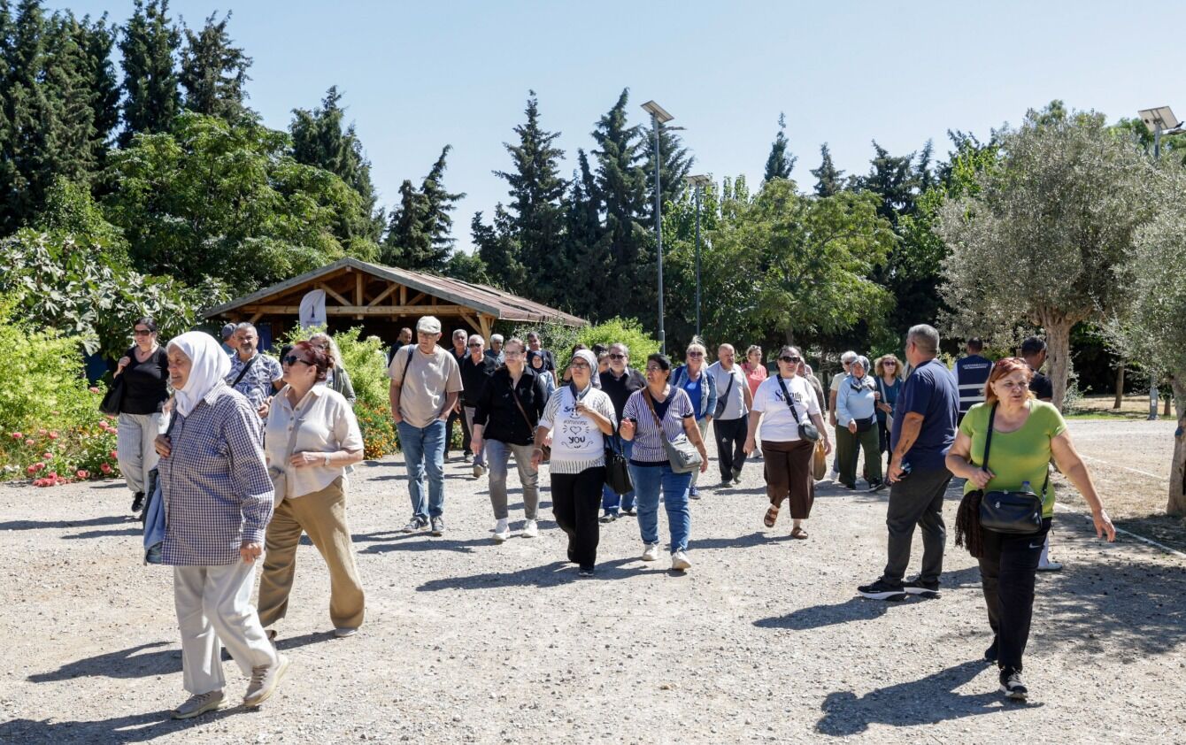 İzmir’de emekliye nefes aldıran adım: Ücretsiz şehir turları başladı