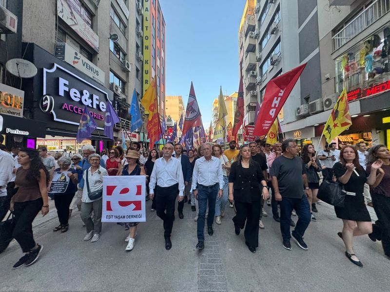 İzmir'de Lgbt Propagandasına Polis Izin Vermedi! (3)