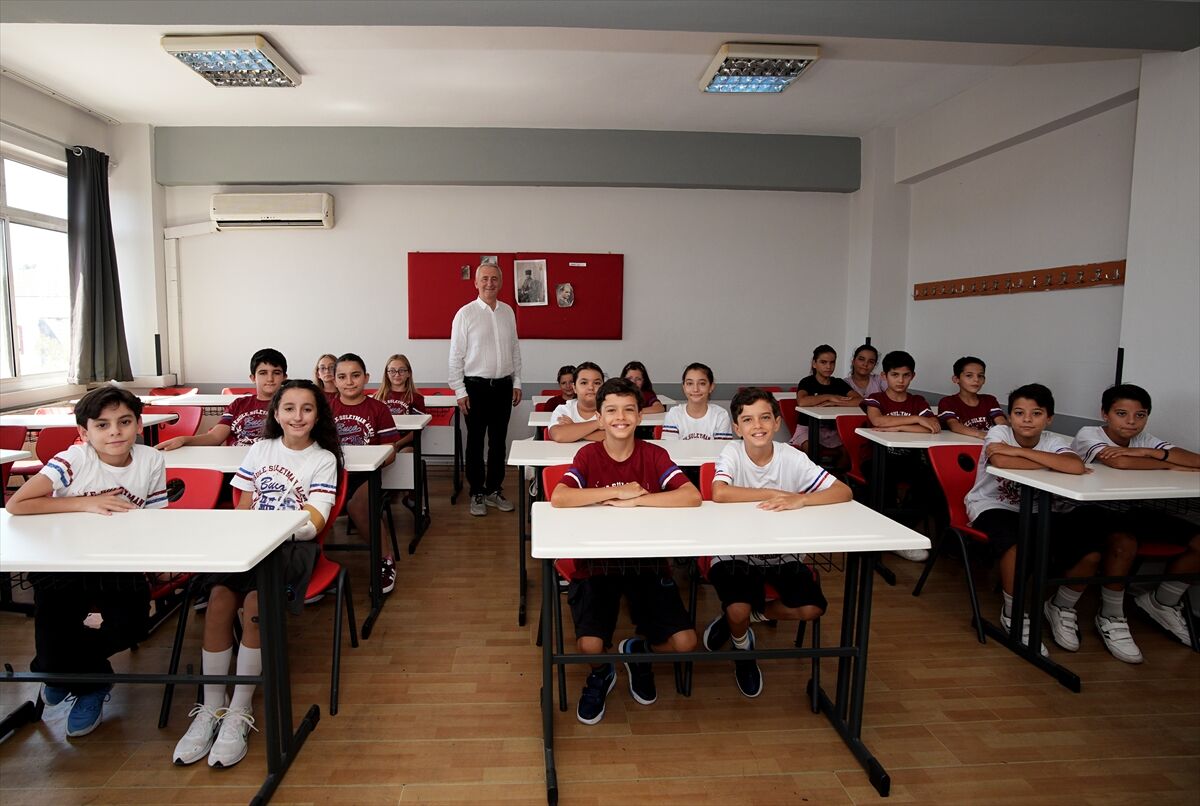 İzmir'in ikizleriyle ünlü okulunda yeni dönem!