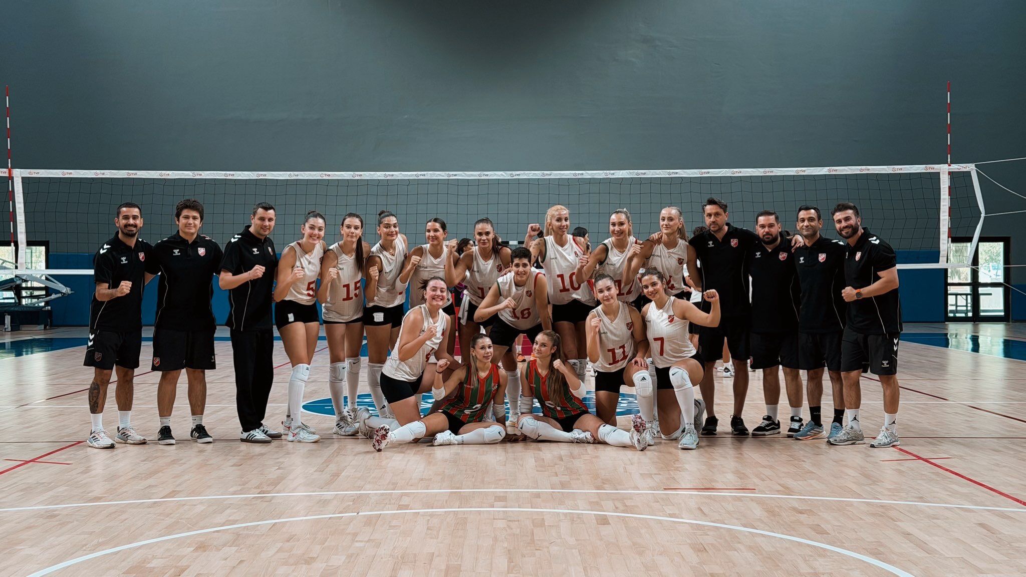 Karşıyaka filede final oynadı: Kaf-Kaf Aydın Cup’ı ikinci tamamladı