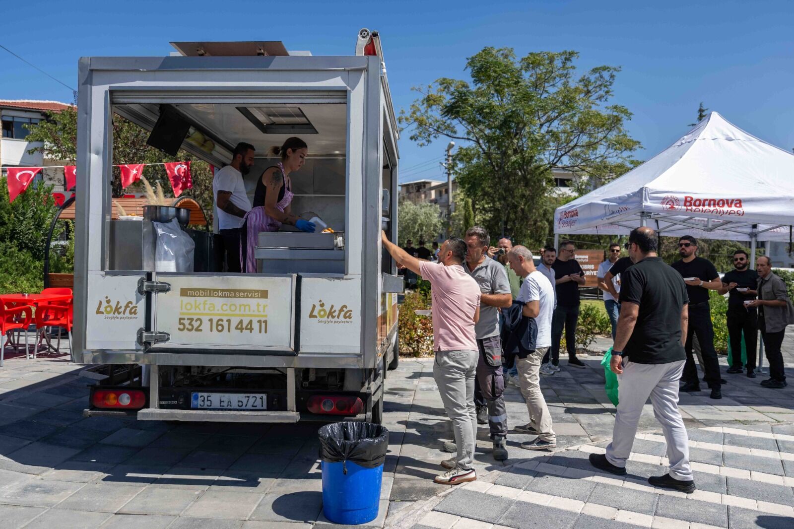 İzmir ve KKTC yetkilileri yan yana