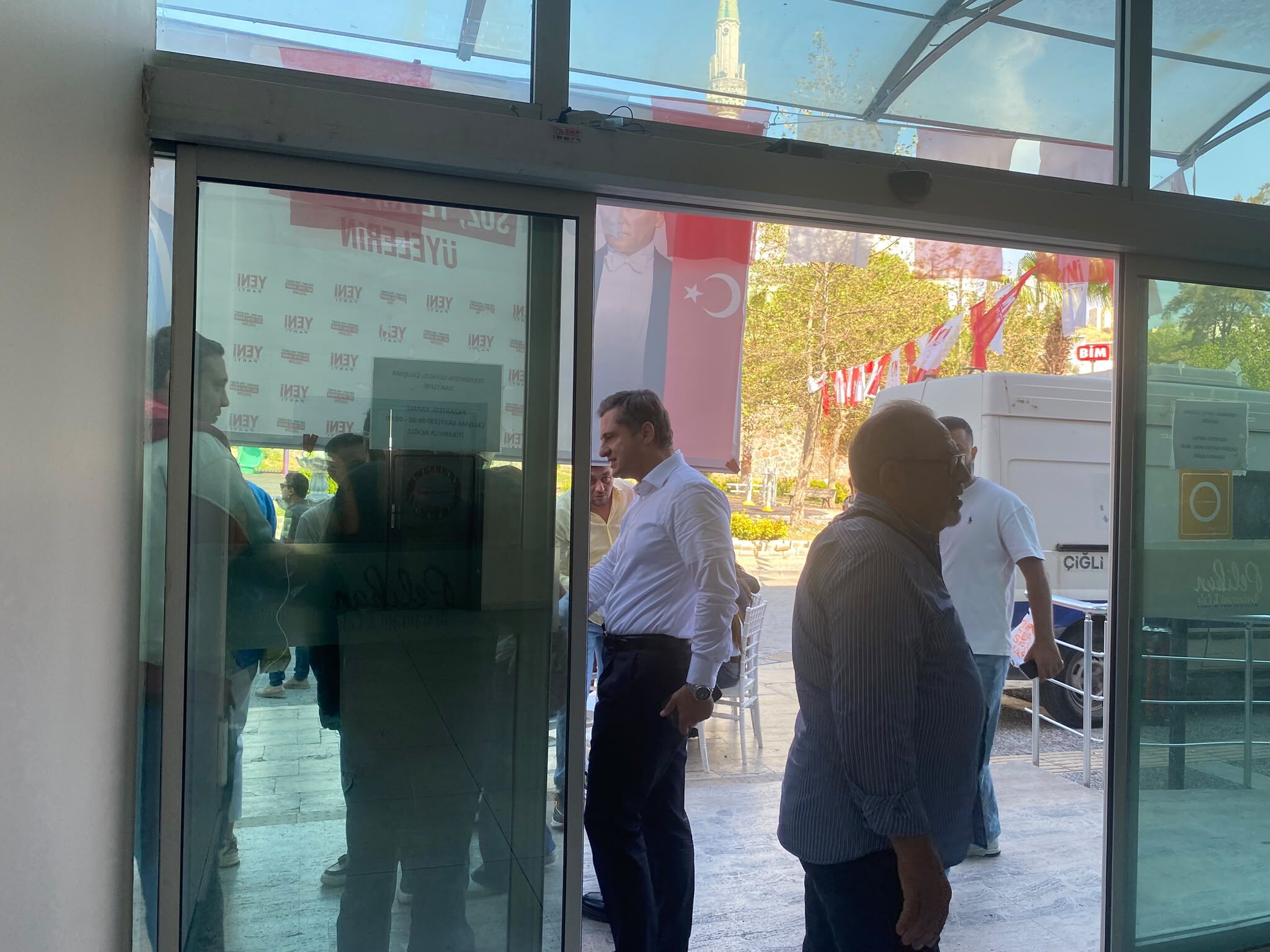 Ön seçimde Vekil Yücel'den Çiğli mesaisi!