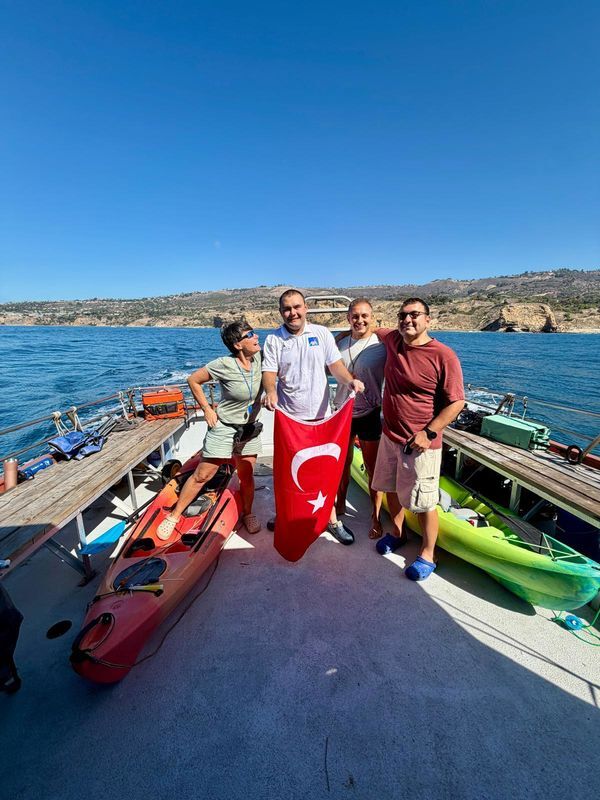 Otizmli Açık Su Yüzücüsü Tuna Tunca, Catalina Kanalı’nı Da Geçti (2)