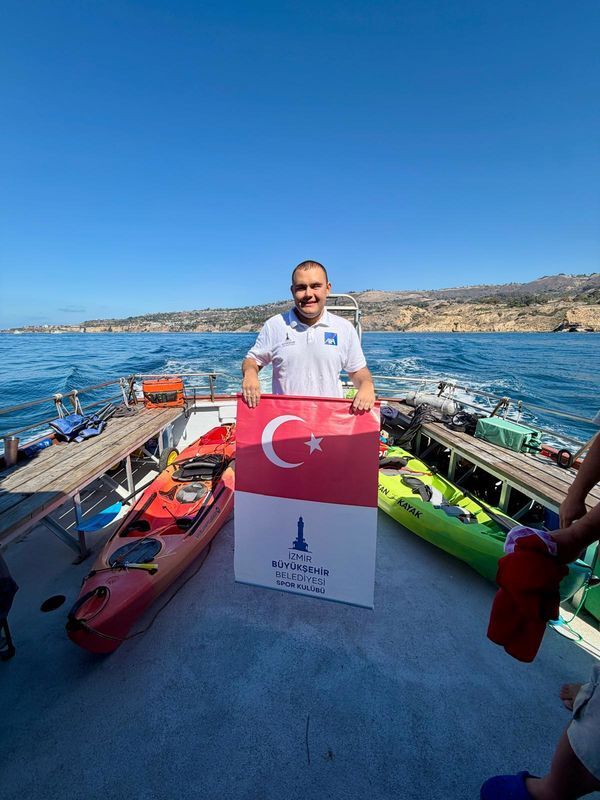 Otizmli Açık Su Yüzücüsü Tuna Tunca, Catalina Kanalı’nı Da Geçti (3)