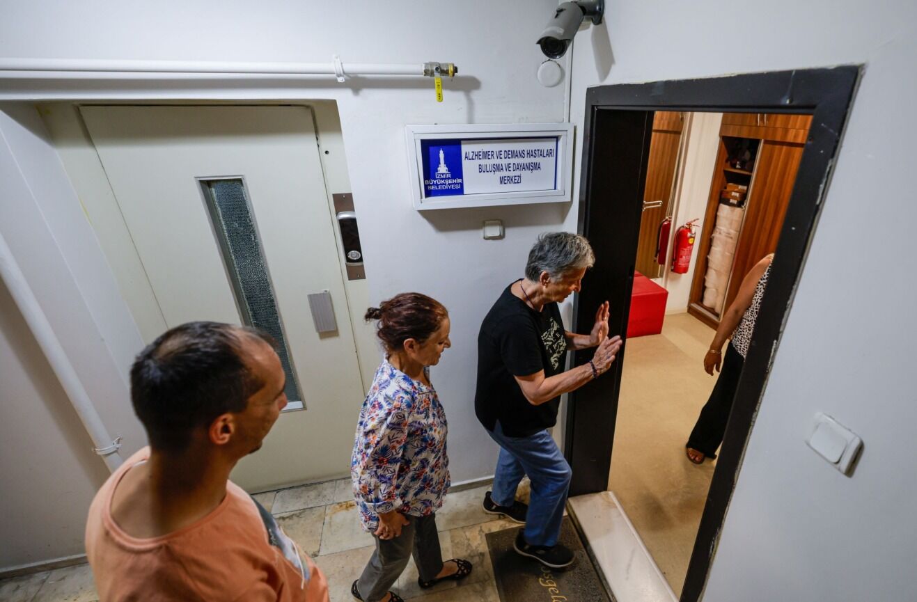 Servis, yemek ve rehabilitasyon sadece 960 lira! İzmir Büyükşehir'den büyük hizmet