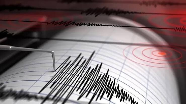 Son Dakika!! İzmir'de hissedilen deprem