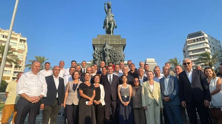 YENİ Parti İzmir’den Bakırçay zirvesi! Güç’ten ilçe başkanlarına ‘şartsız vize’