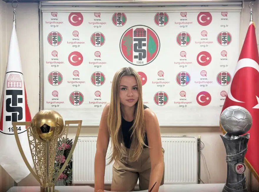 Zeynep Mestan.