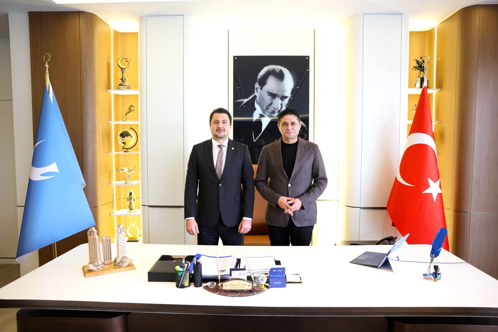 2 İzmi̇r Barosu Başkani Serhat Sökmen Ve Yöneti̇mi̇nden Başkan Serkan Acar’a Zi̇yaret