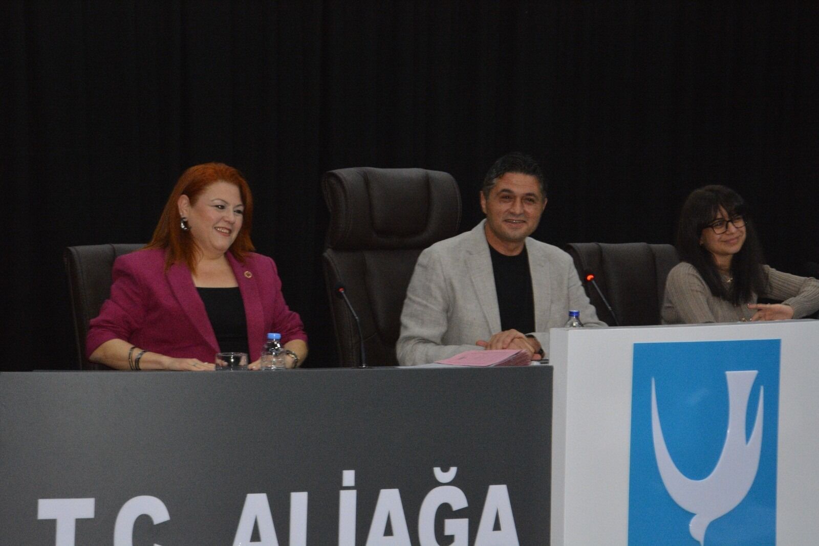 Aliağa'da müdürlükler değişti! Başkan Acar: "Ekibimle gurur duyuyorum"
