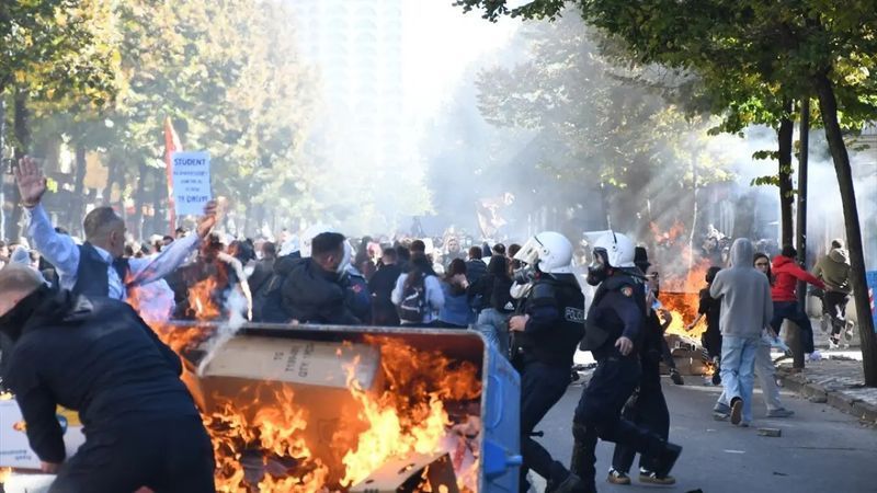 Avrupa Sokakları Karıştı! 5 Ülkede Binlerce Kişi Meydanlara Indi (5)