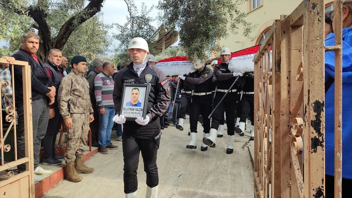 İlçe Emniyet Müdürlüğü önünde tören düzenlendi