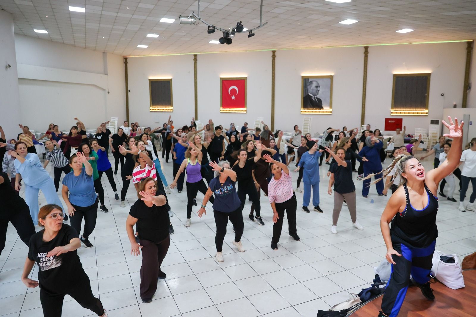 Güne sporla başlayan kadınlardan Buca Belediyesi’ne teşekkür