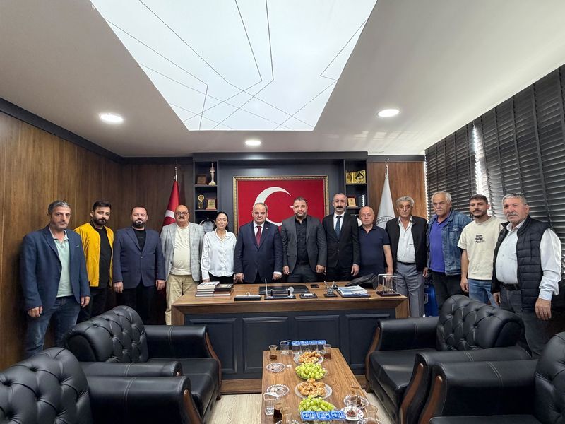 Chp Bornova İlçe Başkanı Vatansever’den Pınarbaşı Esnafına Ziyaret (1)